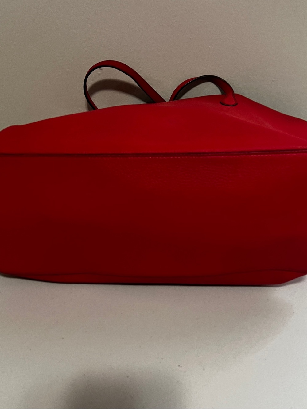 Tory Burch Red Pebbled Leather Tote with Gold Logo - Picture 3 of 8